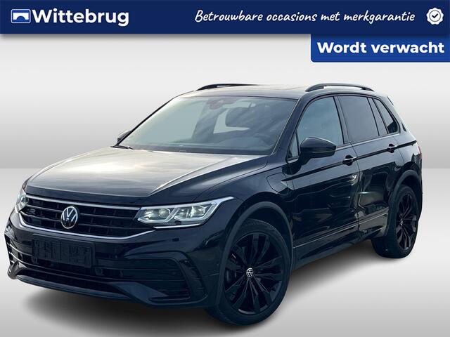 Volkswagen TIGUAN 1.4 TSI DSG eHybrid R-Line Business / Black style / Panorama dak / Zwenkbare trekhaak / IQ-led