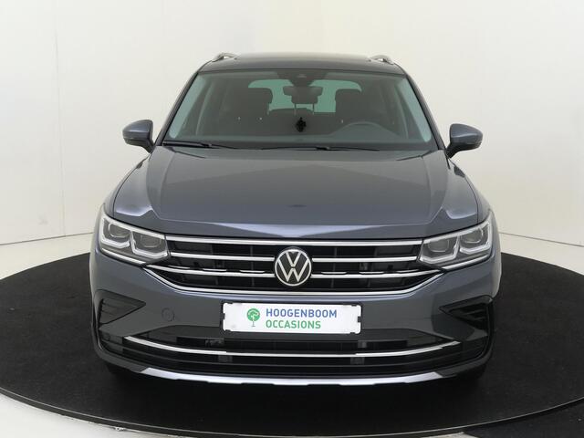 Volkswagen TIGUAN 1.4 TSI eHybrid Elegance | SoH 88% | Panoramadak | Parkeerassistent | Digital cockpit Pro | Dodehoek detectie | Achteruitrijcamera | Navigatie | LED matrix verlichting |