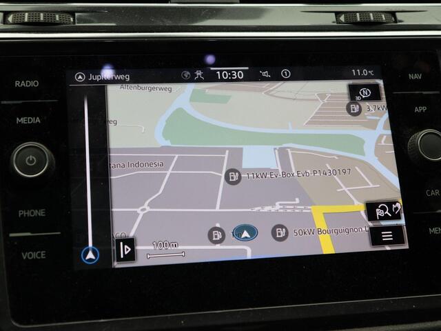 Volkswagen TIGUAN Allspace 1.5 TSi 150 Pk Automaat R-Line Business+ 7 Pers | Panorama Dak | Stoel/Stuur Verwarming | Camera | Adaptive Cruise | Full LED | 19 Inch 84.135 Km !!