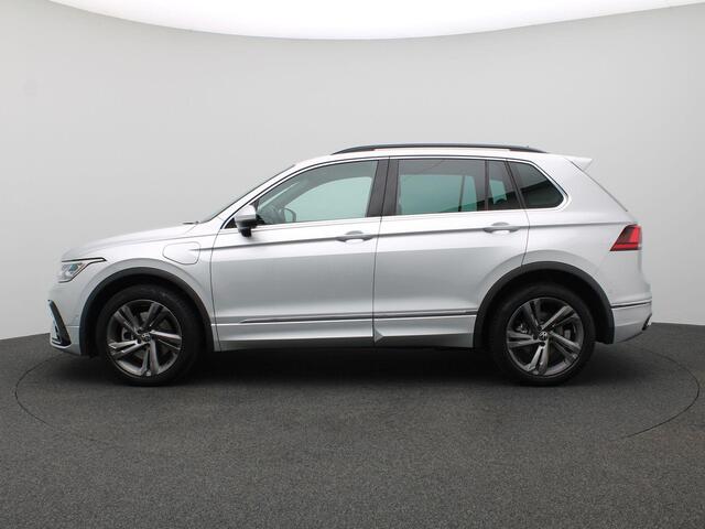 Volkswagen TIGUAN 1.4 TSI eHybrid R-Line Business+ 245PK DSG SOH 90%, Trekhaak, Achteruitrijcamera, Keyless, Elektr. Achterklep, 19" LM Velgen, Stoel-Stuurverwarming, Side Assist
