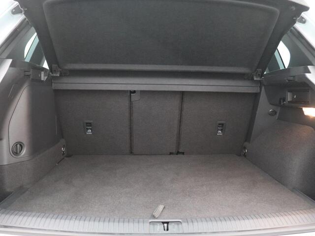 Volkswagen TIGUAN 1.4 TSI eHybrid R-Line Business+ 245PK DSG SOH 90%, Trekhaak, Achteruitrijcamera, Keyless, Elektr. Achterklep, 19" LM Velgen, Stoel-Stuurverwarming, Side Assist