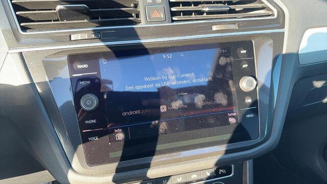 Volkswagen TIGUAN 1.4 TSI Comfortline Business R R-LINE / PANORAMADAK / FULL LED / CARPLAY / NAVI / CLIMA / PDC / BLUETOOTH / CRUISE / ACC / NL-AUTO