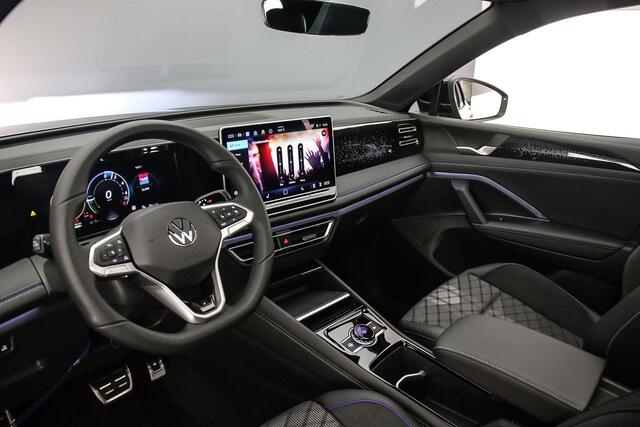 Volkswagen TIGUAN R-Line Edition 1.5 TSI eHybrid 272pk DSG Automaat Trekhaak, Panoaramadak, Adaptive cruise control, Achteruitrijcamera, LED koplampen, Elektrische achterklep