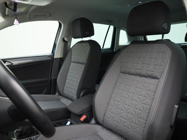Volkswagen TIGUAN 1.5TSI/130PK Life Business · Navigatie · Camera + Parkeersensoren · Apple/Android Car Play ·