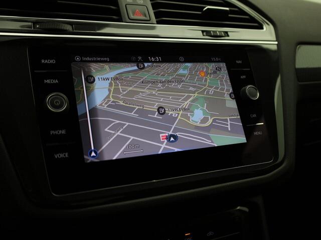 Volkswagen TIGUAN 1.5TSI/130PK Life Business · Navigatie · Camera + Parkeersensoren · Apple/Android Car Play ·