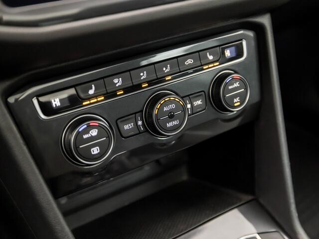 Volkswagen TIGUAN 2.0 TSI 4Motion Highline 190Pk Automaat (PANORAMADAK, GROOT NAVI, HEAD-UP DISPLAY, 360 CAMERA, TREKHAAK, SPORTSTOELEN, GETINT GLAS, ELEK ACHTERKLEP, ADAPTIVE CRUISE, NIEUWSTAAT)