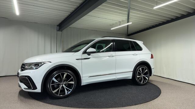 Volkswagen TIGUAN 1.5 TSI R-Line Business+ Automaat | Trekhaak | IQ Light