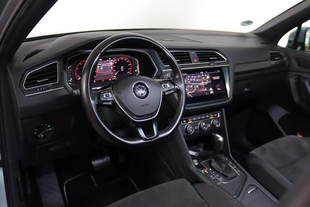 Volkswagen TIGUAN Allspace 1.5 TSI Highline Business R-line, 7-Persoons, Trekhaak, ACC, Camera, Panoramadak, DAB, Stoelverwarming,