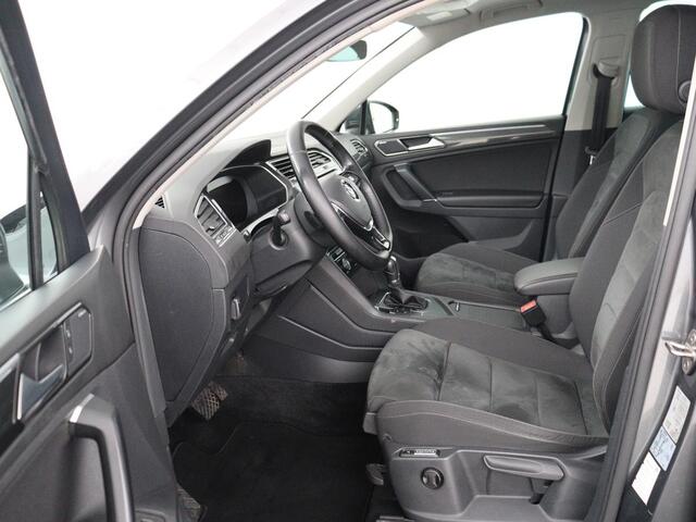 Volkswagen TIGUAN 1.4 TSI R Line | Panoramadak | Stoelverwarming | Trekhaak | Adaptive cruise | Virtual Cockpit | Dynaudio | Massage | Camera | Navigatie | LED Plus | Keyless | 20'' | Park Assist