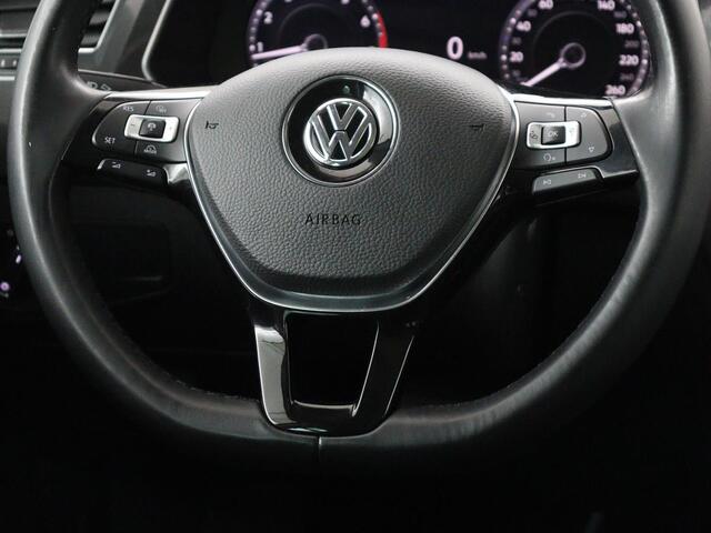 Volkswagen TIGUAN 1.4 TSI R Line | Panoramadak | Stoelverwarming | Trekhaak | Adaptive cruise | Virtual Cockpit | Dynaudio | Massage | Camera | Navigatie | LED Plus | Keyless | 20'' | Park Assist
