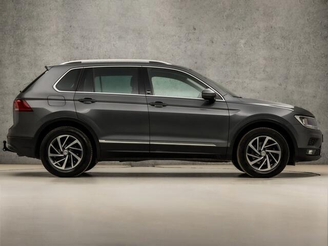 Volkswagen TIGUAN 1.4 TSI Sportline (APPLE CARPLAY, GROOT NAVI, CLIMATE, STOELVERWARMING, ADAPTIVE CRUISE, SPORTSTOELEN, TREKHAAK, PARKEERSENSOREN, NIEUWSTAAT)