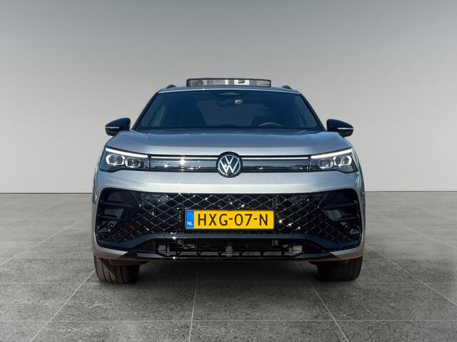 Volkswagen TIGUAN 1.5 204pk eHybrid R-Line Edition Black Style Pakket | Panoramaschuif-kanteldak | Parkeerassistent 'Park Assist Pro'