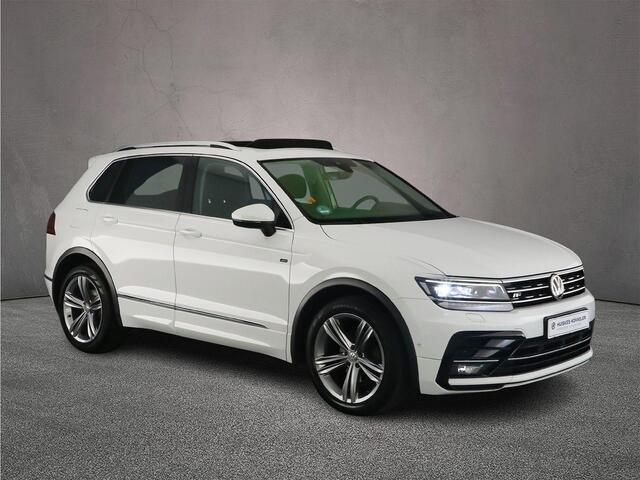 Volkswagen TIGUAN Highline Business R 1.5 TSI 150pk DSG Automaat Panoramadak, Adaptive cruise control, Achteruitrijcamera, Verwarmde voorruit, Elektrische achterklep