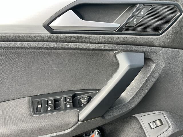 Volkswagen TIGUAN 1.5 TSI 130pk Comfortline Business Airco cruise controle Digitaal display Elektrische achterklep Apple carplay Navigatiesysteem Keyless start Achterruitrij camera Stuurwielbediening