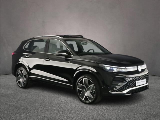 Volkswagen TIGUAN 1.5 eHybrid R-Line Edition 272pk DSG Automaat, Panoramadak, Trekhaak, Adaptive cruise control, Stoelverwarming, Stuurwiel verwarmd, Elektrische achterklep, Parkeersensoren