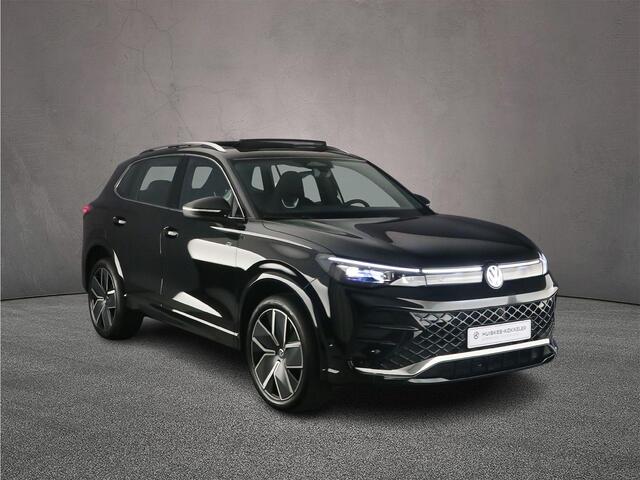 Volkswagen TIGUAN 1.5 eHybrid R-Line Edition 272pk DSG Automaat, Panoramadak, Trekhaak, Adaptive cruise control, Achteruitrijcamera, Stoelverwarming, Stuurwiel verwarmd, Elektrische achterklep