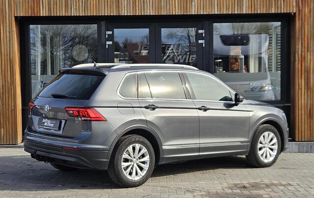 Volkswagen TIGUAN 1.4 TSI ACT Comfortline Business full led. stoelverwarming. apple carplay. automaat. trekhaak.