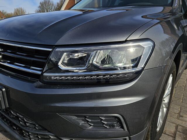 Volkswagen TIGUAN 1.4 TSI ACT Comfortline Business full led. stoelverwarming. apple carplay. automaat. trekhaak.