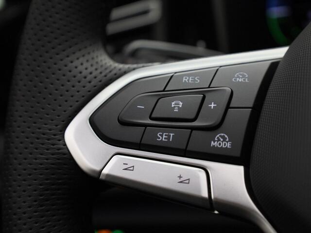 Volkswagen TIGUAN 1.5eHybrid 200kW/272PK R-Line Black Style · Panoramadak · Apple/Android Car Play · 360°Camera + Parkeersensoren · Garantie t/m 04-11-2026