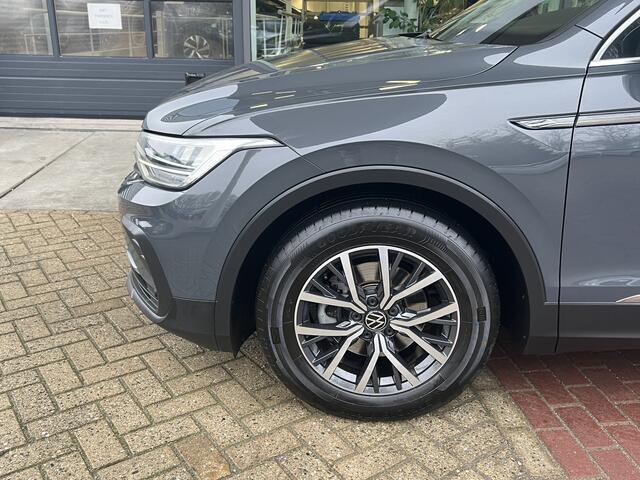 Volkswagen TIGUAN 1.5 TSI DSG Life Business / Navigatie / Achteruitrij camera / Zwenkbare trekhaak / 17'' LMV