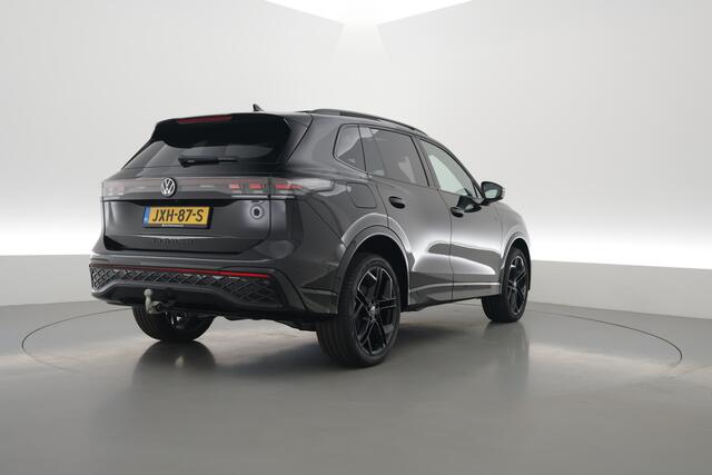 Volkswagen TIGUAN 1.5 eHybrid R-Line Black Style 272pk | Pano | HUD | 360cam | Massage | Elek. Trekhaak | 20'' | Adapt. Cruise | Keyless |