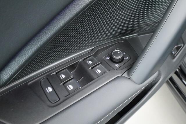 Volkswagen TIGUAN 1.5 eHybrid R-Line Black Style 272pk | Pano | HUD | 360cam | Massage | Elek. Trekhaak | 20'' | Adapt. Cruise | Keyless |