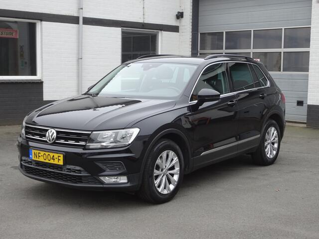 Volkswagen TIGUAN 1.4 TSI ACT Comfortline Automatische airco, navigatie, licht metalen velgen, parkeersensoren voor en achter, trekhaak elektrisch uitklapbaar, enz.