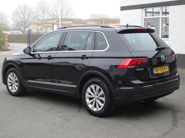 Volkswagen TIGUAN 1.4 TSI ACT Comfortline Automatische airco, navigatie, licht metalen velgen, parkeersensoren voor en achter, trekhaak elektrisch uitklapbaar, enz.