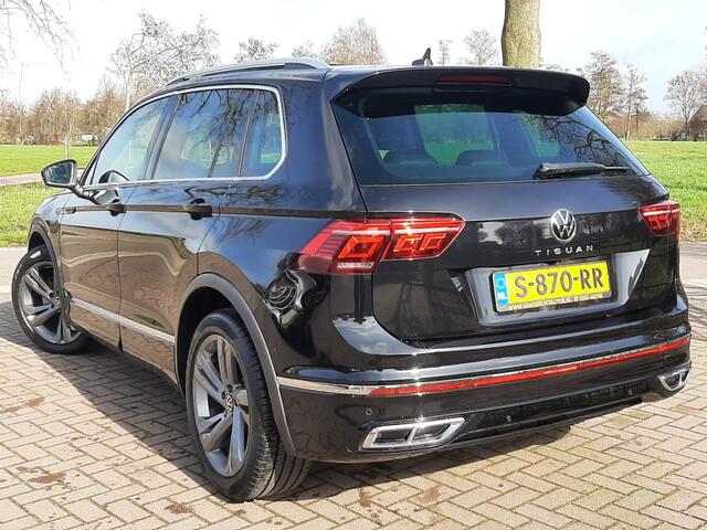Volkswagen TIGUAN 1.5 TSi 150pk R-LINE BTW-AUTO IQ-LIGHT Elek.-Trekhaak Panoramadak Navigatie Leer Adap.cruise-control
