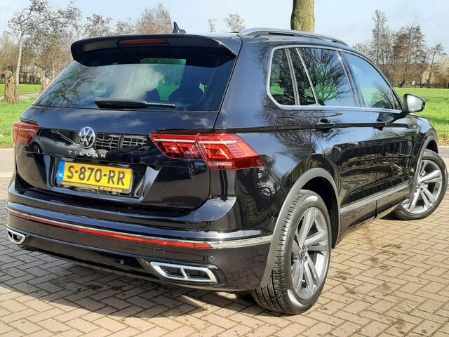 Volkswagen TIGUAN 1.5 TSi 150pk R-LINE BTW-AUTO IQ-LIGHT Elek.-Trekhaak Panoramadak Navigatie Leer Adap.cruise-control