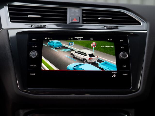 Volkswagen TIGUAN 1.5 TSI R-Line Business | Trekhaak wegkl. | Keyless | 20'' | Elk. A-klep | Side Assist | IQ Light | Prijs Rijklaar!!