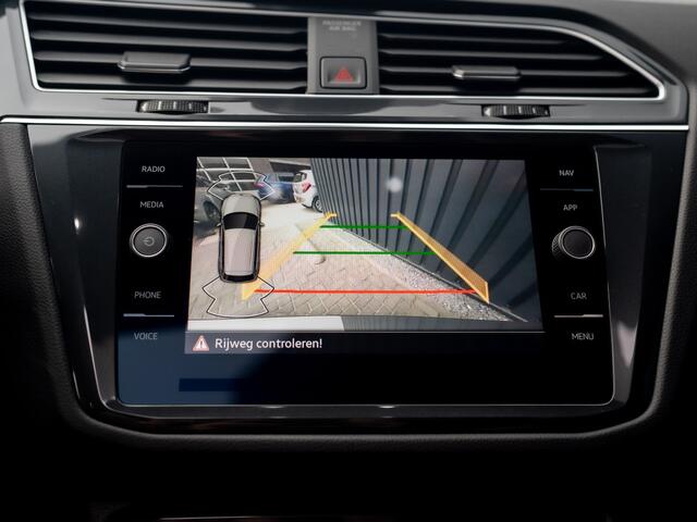 Volkswagen TIGUAN 1.5 TSI R-Line Business | Black Style | Panodak | Elk. A-klep | IQ Light | Prijs Rijklaar!!