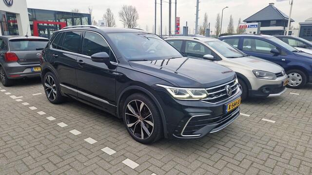 Volkswagen TIGUAN 1.5 TSI R-Line Business+ High-end geluidsysteem, 20 Inch wielen, panoramadak, navigatie, electrische achterklep, stuurwielverwarming, stoelverwarming, dode hoekdetectie, carplay, Parkassist,