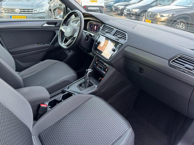 Volkswagen TIGUAN 1.5TSI 150PK DSG Active IQ-Light Virtual Camera ACC Trekhaak Navi