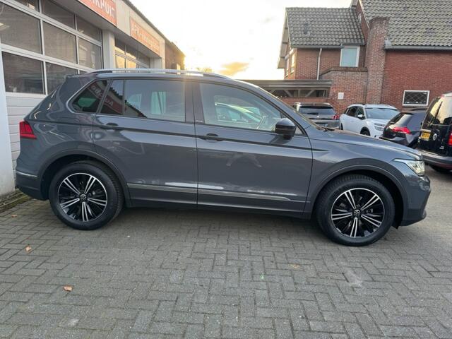 Volkswagen TIGUAN 1.5TSI 150PK DSG Active IQ-Light Virtual Camera ACC Trekhaak Navi