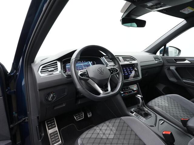 Volkswagen TIGUAN 1.4 TSI eHybrid 245 pk R-Line | Trekhaak | 360 Camera | Adaptief onderstel | IQ Light | Stuur-/achterbankverwarming