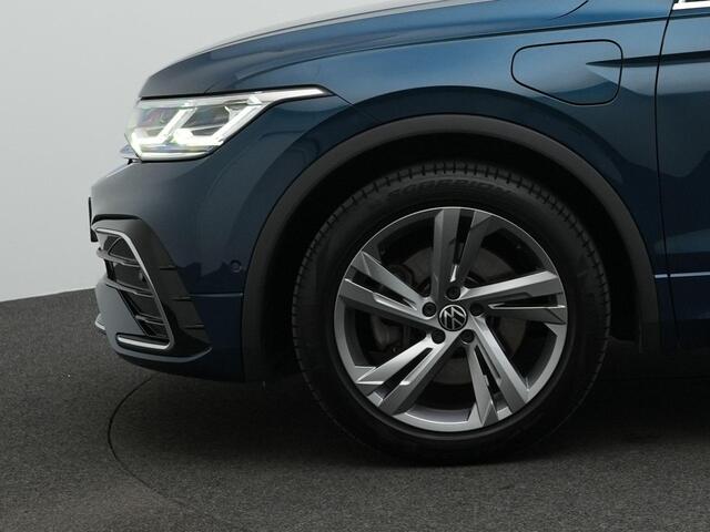 Volkswagen TIGUAN 1.4 TSI eHybrid 245 pk R-Line | Trekhaak | 360 Camera | Adaptief onderstel | IQ Light | Stuur-/achterbankverwarming