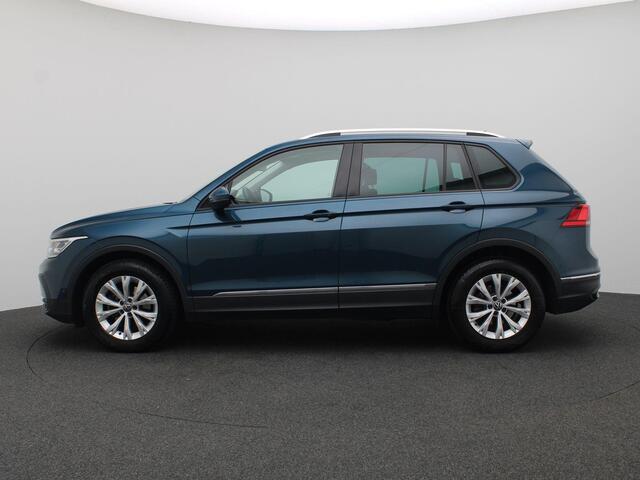 Volkswagen TIGUAN 1.5 TSI Life Business 150PK DSG Trekhaak, Achteruitrijcamera, Keyless, Navi, Adaptieve Cruise Control, Stoelverwarming, Elektr. Achterklep, 17" LM Velgen