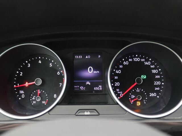 Volkswagen TIGUAN 1.5 TSI Life Business 150PK DSG Trekhaak, Achteruitrijcamera, Keyless, Navi, Adaptieve Cruise Control, Stoelverwarming, Elektr. Achterklep, 17" LM Velgen