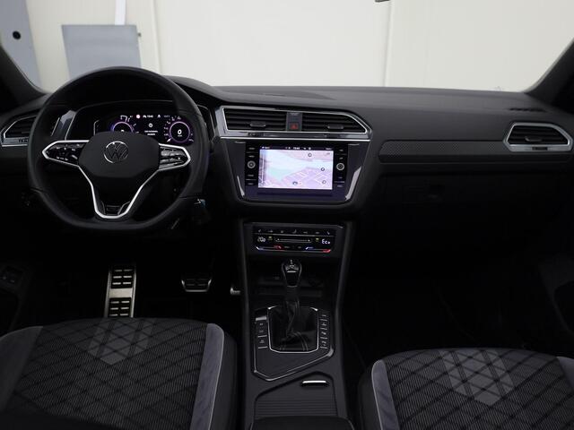 Volkswagen TIGUAN 1.4 TSIeHybrid 180kW/245PK R-Line DSG · Panoramadak · Camera + Parkeersensoren · Trekhaak