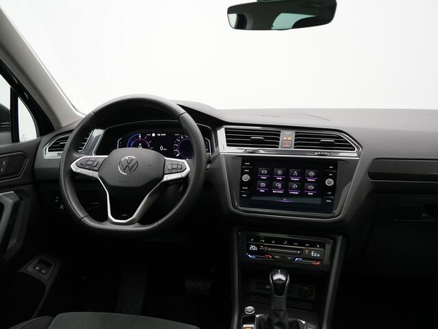 Volkswagen TIGUAN 1.4 TSI eHybrid Elegance PHEV 245pk Dealer O.H | Panodak | Adaptive Cruise | 360 Camera | IQ Light | Alcantara Comforstoelen Massage & Verwarmd | Keyless | Apple Carplay | IQ Drive | Navigatie | Virtual | DAB | 18"L.M |