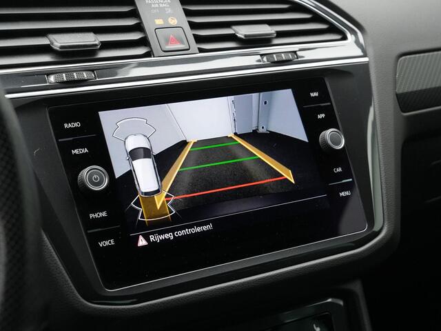 Volkswagen TIGUAN 1.4 TSI eHybrid 245 pk DSG R-Line | Panoramadak | IQ Light | Stuur-/stoelverwarming | Achteruitrijcamera