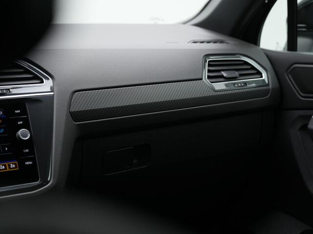 Volkswagen TIGUAN 1.4 TSI eHybrid 245 pk DSG R-Line | Panoramadak | IQ Light | Stuur-/stoelverwarming | Achteruitrijcamera