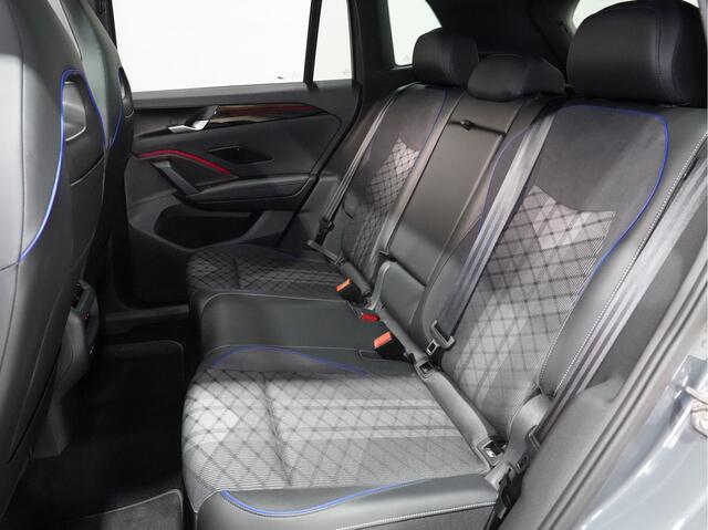 Volkswagen TIGUAN 1.5 TSI eHybrid 272pk PHEV R-Line Edition Trekhaak Navigatie 248