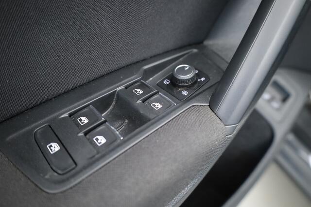 Volkswagen TIGUAN 1.4 TSI eHybrid | SOH 89,1% | HUD | IQ Light | Keyless | Stoel- Stuurverw. | Adapt. Cruise | 360cam | Apple CarPlay