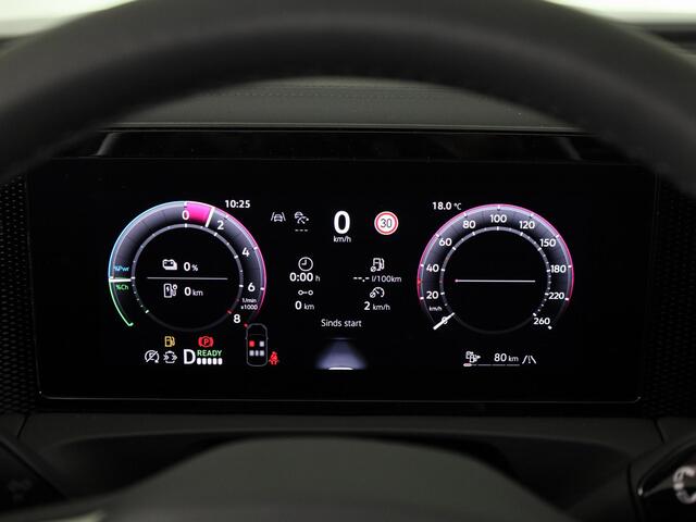 Volkswagen TIGUAN 1.5 eHybrid Life 204 PK | Navigatie | Wegklapbare trekhaak | Verlengde garantie