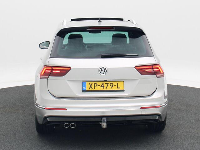 Volkswagen TIGUAN 1.5 TSi 150 Pk Automaat Highline Business R-Line | Trekhaak | Panoramadak | Stoelverwarming | Adaptive Cruise | Leer | Camera | Navigatie | 19 Inch | 86.551 Km !!