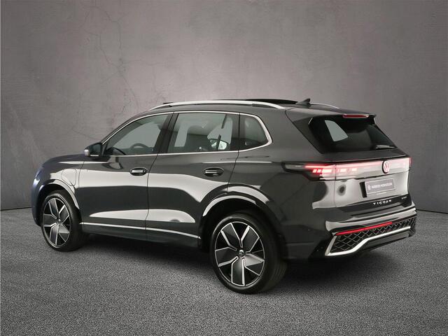 Volkswagen TIGUAN R-Line Edition 1.5 TSI eHybrid 272pk DSG Automaat Trekhaak, Panoramadak, Adaptive cruise control, Elektrische achterklep, LED koplampen, Achteruitrijcamera
