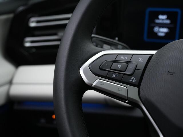 Volkswagen TIGUAN 1.5 eHybrid 204 pk Elegance | Panoramadak | Trekhaak | IQ Light | 360 Camera | Stuur-/stoelverwarming | Navigatie