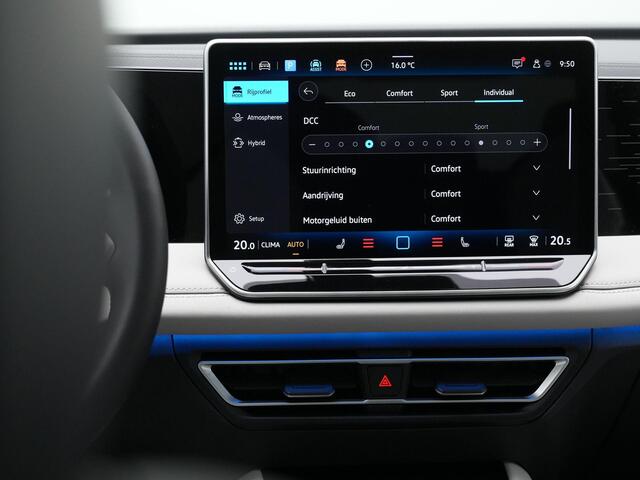 Volkswagen TIGUAN 1.5 eHybrid 204 pk Elegance | Panoramadak | Trekhaak | IQ Light | 360 Camera | Stuur-/stoelverwarming | Navigatie